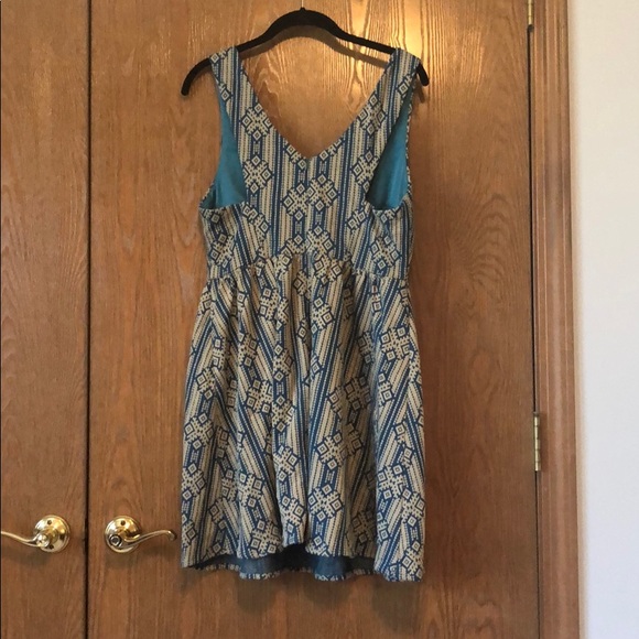 Graphic print skater dress - Picture 3 of 4